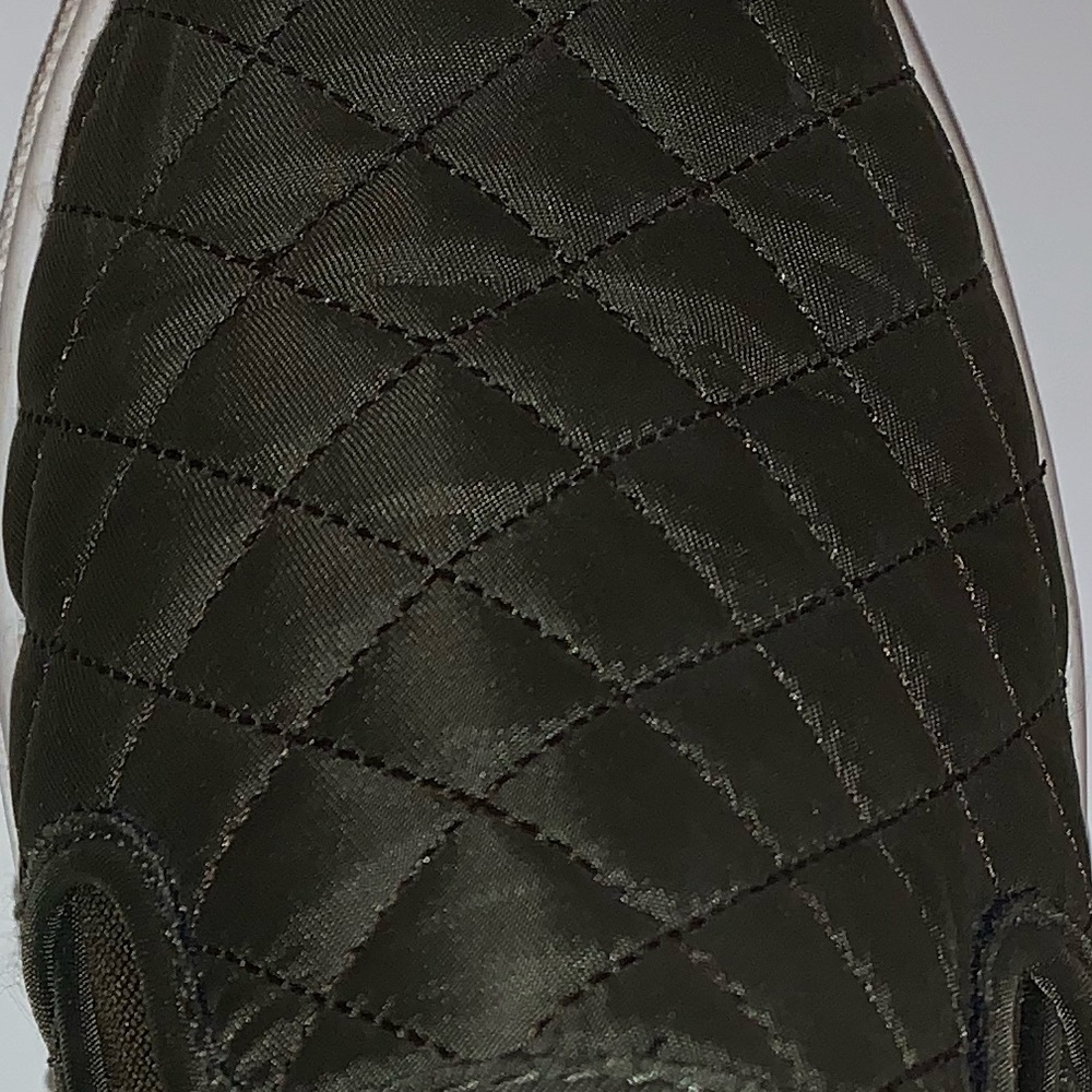 Steve Madden Ecentrcq Sneaker in army green. - Picture 2 of 3